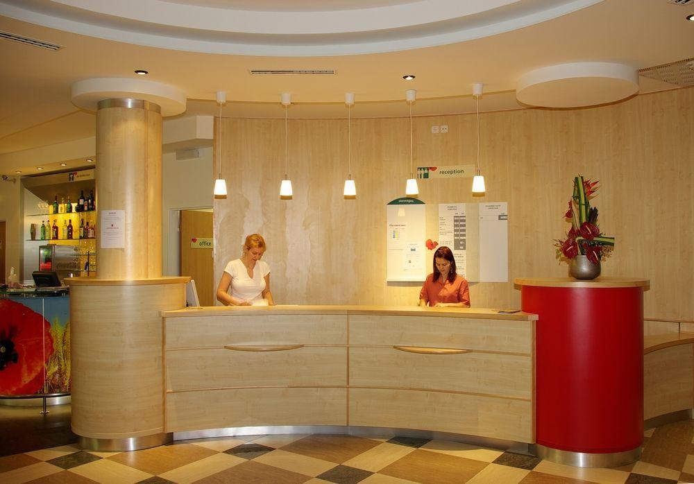 Ibis Gyor Hotel Екстериор снимка